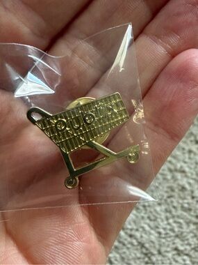 Gold Publix Shopping Cart Pin